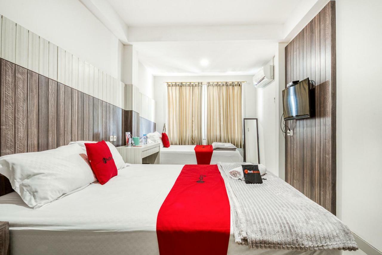 Hotel Reddoorz Near Untag Surabaya Exterior foto